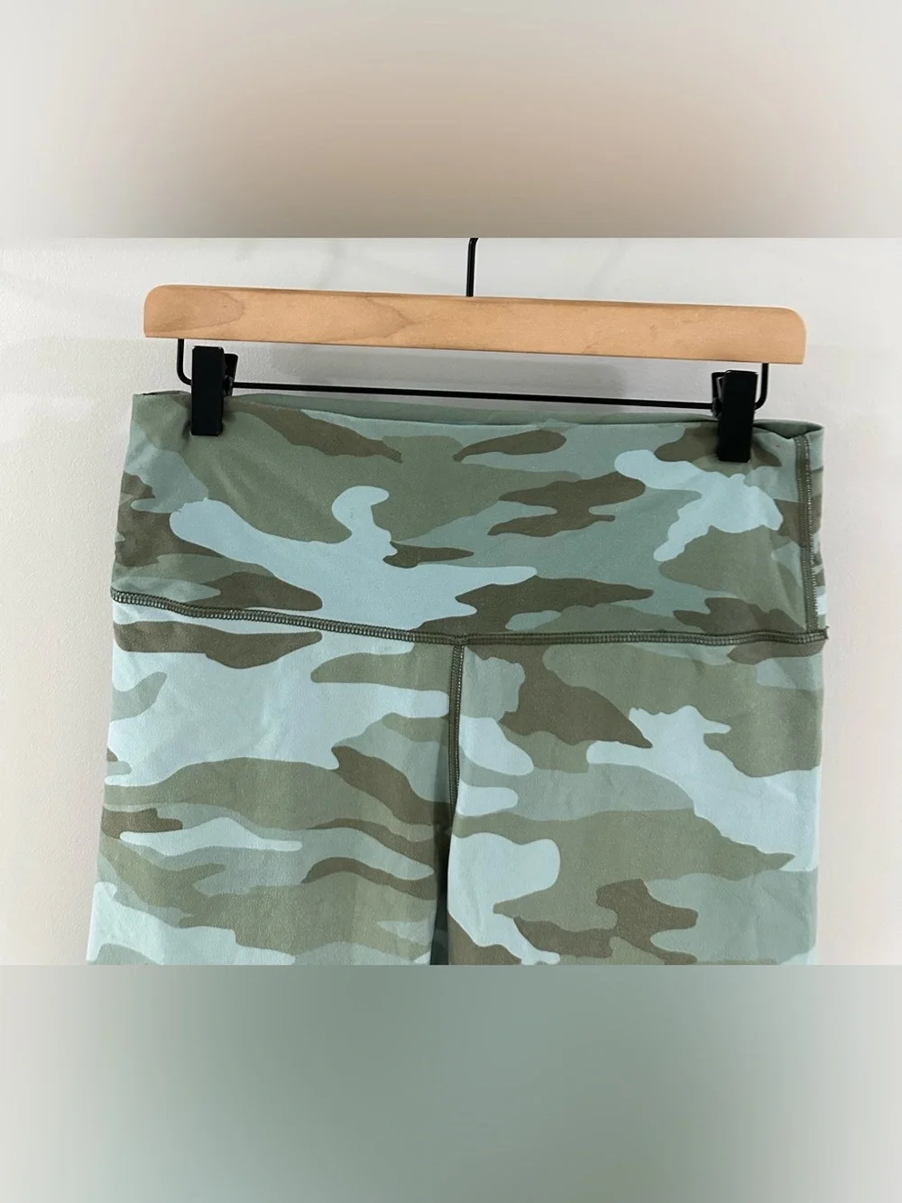 Aerie Move High Waist Camouflage Biker Shorts // Green // XL